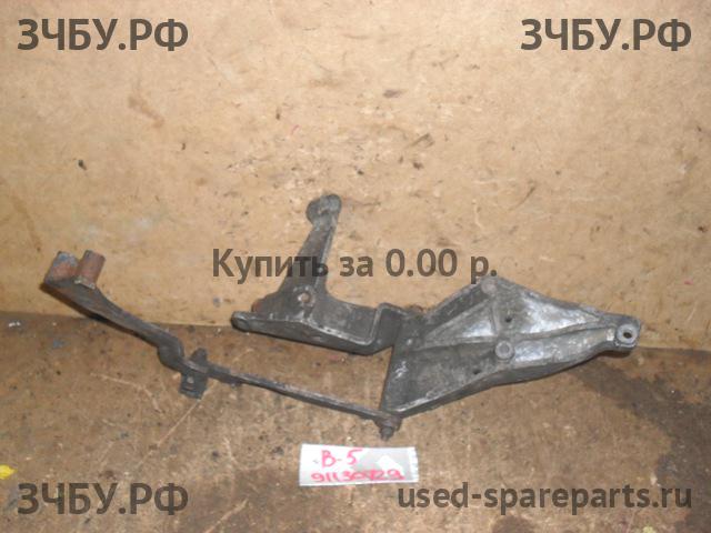 Volkswagen Passat B5 Кронштейн