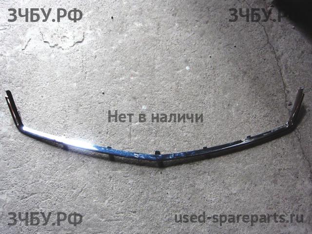 Opel Astra H Молдинг решетки радиатора