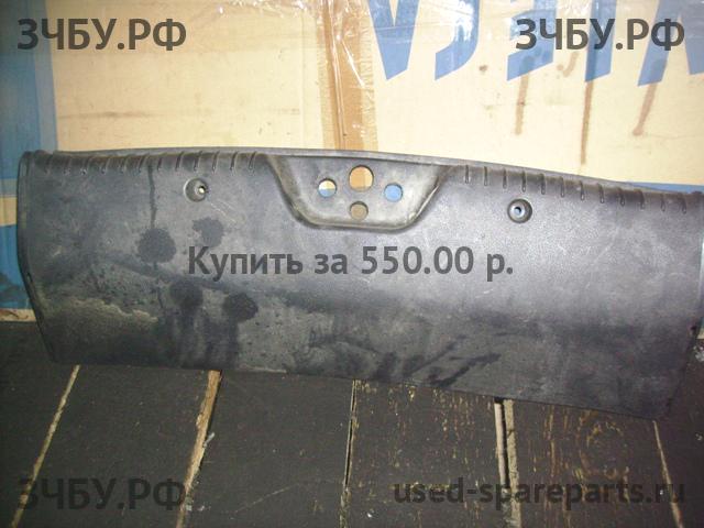 Ford Mondeo 3 Обшивка багажника задней панели