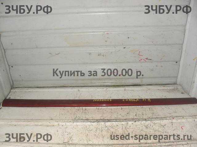 Toyota Corolla (E12) Молдинг двери передней правой