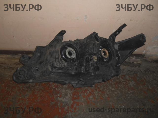 Toyota Camry 7 (V50) Фара правая