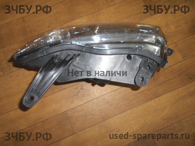 Mitsubishi Pajero/Montero 4 Фара левая