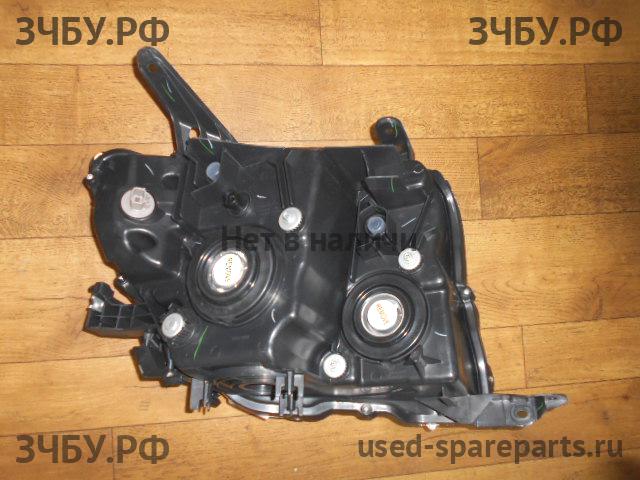 Mitsubishi Pajero/Montero 4 Фара левая