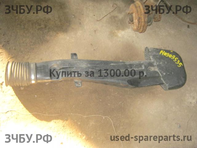 Hyundai HD 78 Воздухозаборник