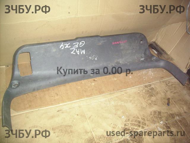 Mazda 626 [GE] Обшивка крышки багажника
