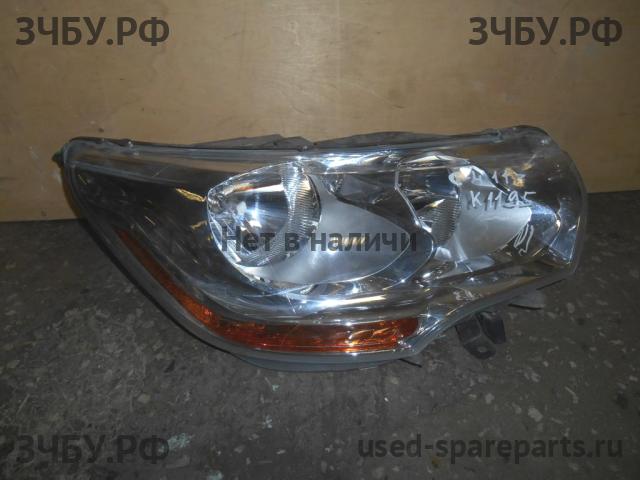 Citroen C4 (2) Фара правая