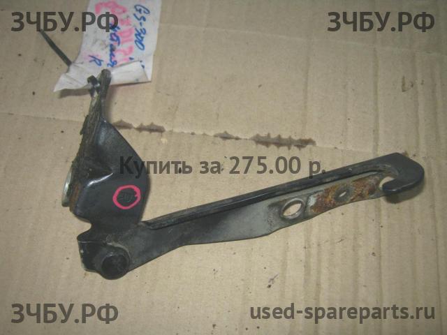 Lexus GS (1) 300 Петля капота правая