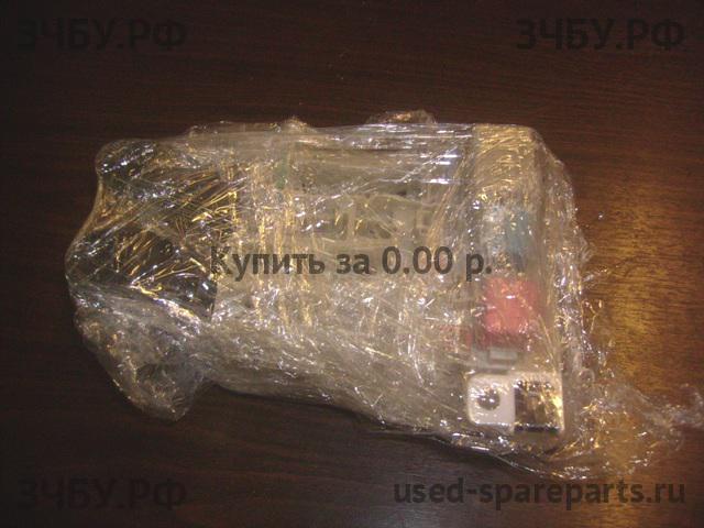 Toyota Corolla (E14 - E15) Блок предохранителей
