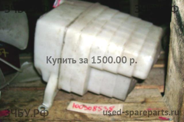 Toyota Avensis 2 Бачок омывателя лобового стекла