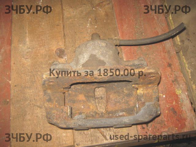 Toyota Camry 5 (V30) Суппорт передний правый (в сборе со скобой)