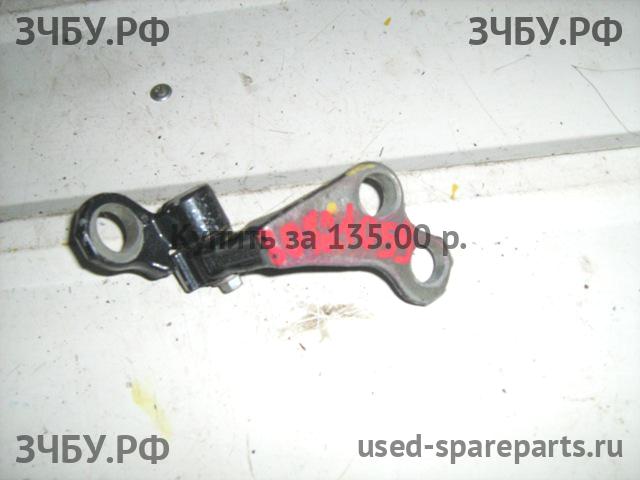 Ford Focus 2 Петля двери