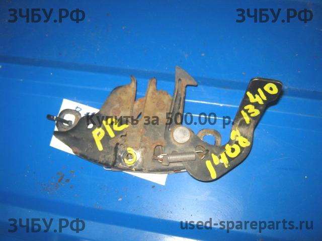 Nissan Primera P12 Замок капота