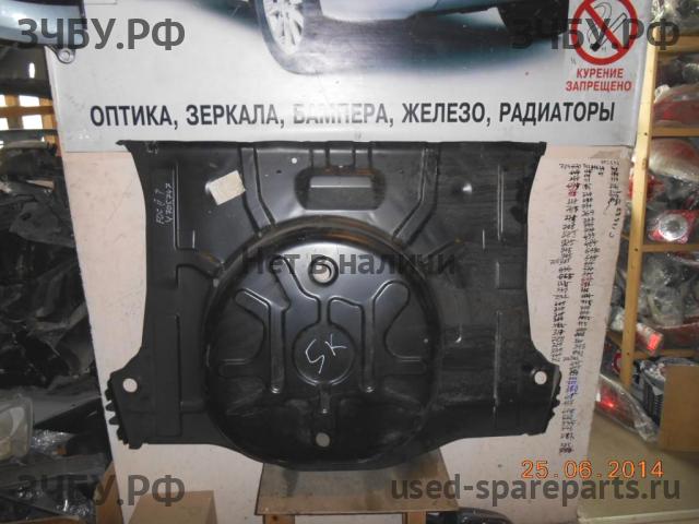 Ford Focus 2 Пол багажника