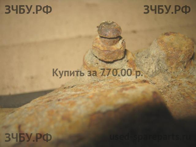 Nissan Primera P12 Суппорт передний правый (в сборе со скобой)