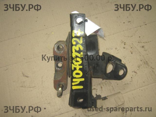 Nissan Primera P12 Опора двигателя