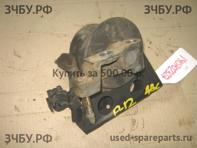 Nissan Primera P12 Опора двигателя