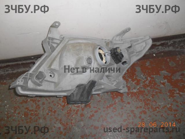 Toyota Hi Lux (3) Pick Up Фара правая