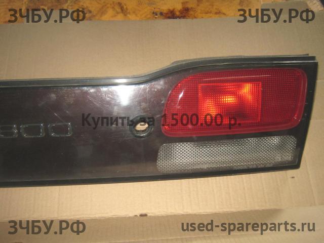 Lexus GS (1) 300 Фонарь средний