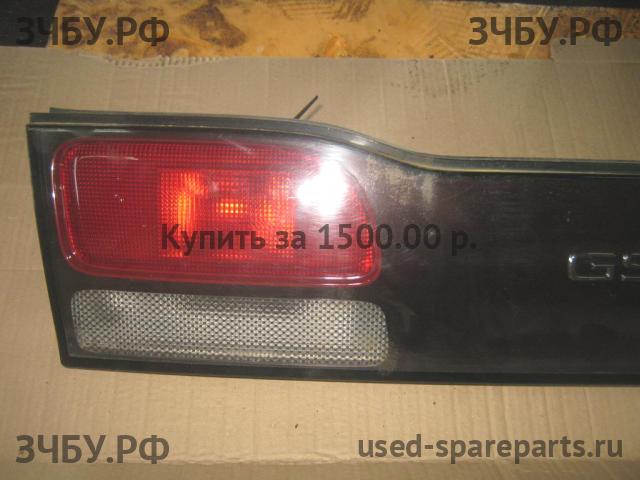 Lexus GS (1) 300 Фонарь средний