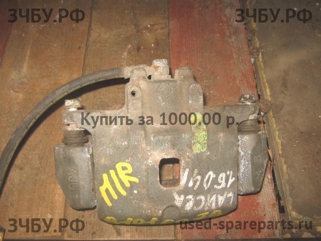 Mitsubishi Lancer 9 [CS/Classic] Суппорт передний правый (в сборе со скобой)