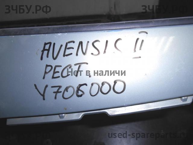 Toyota Avensis 2 Бампер передний