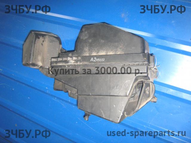 Nissan Primera P12 Корпус воздушного фильтра
