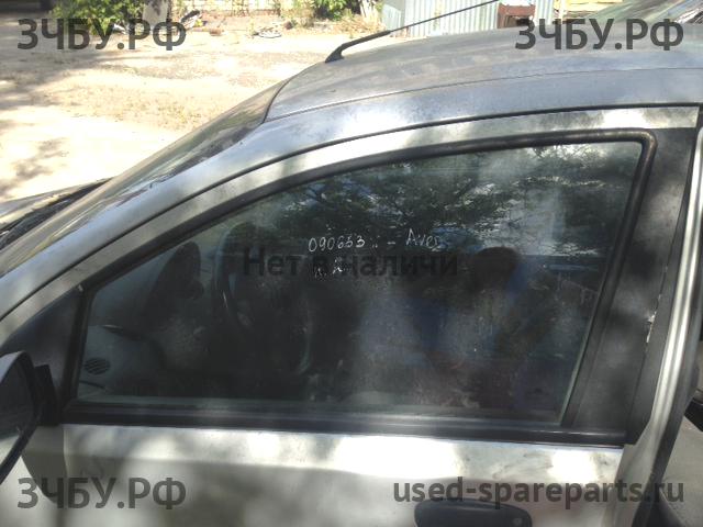Chevrolet Aveo 1 (T200) Стекло двери передней левой