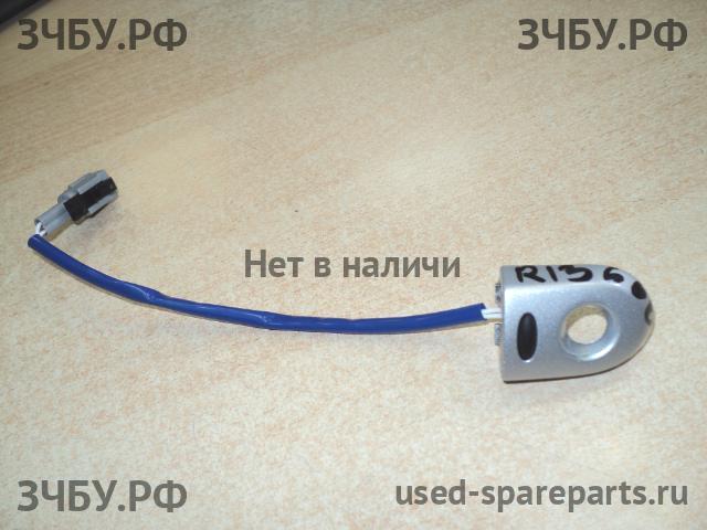Nissan Tiida 1 Ручка двери передней наружная левая