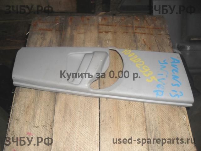 Toyota Avensis 2 Пластик салона