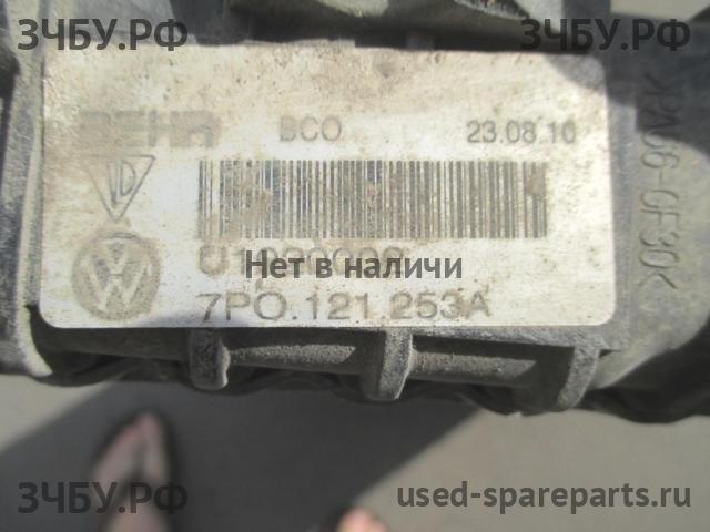 Volkswagen Touareg 2 Радиатор основной (охлаждение ДВС)