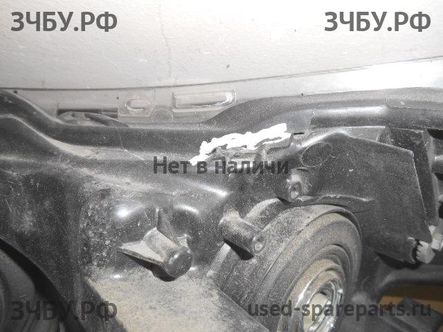 Toyota Corolla (E16 - E17) Фара правая