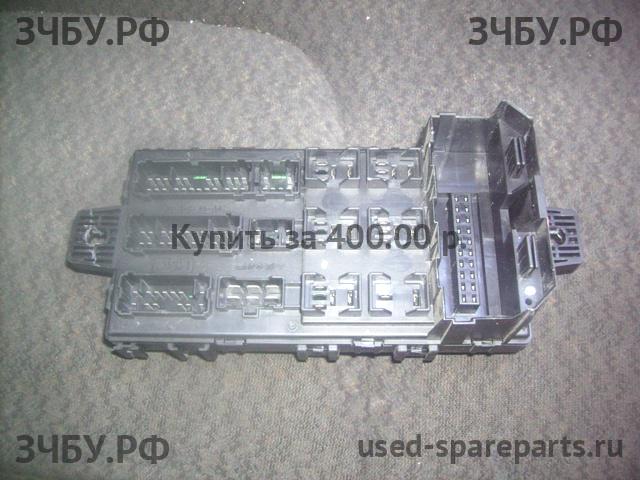 Hyundai Santa Fe 1 (SM) Блок предохранителей (в салон)