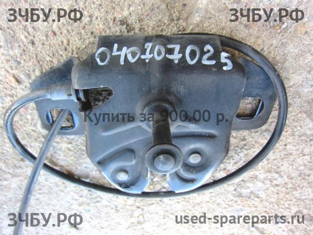 Chrysler PT Cruiser Замок капота