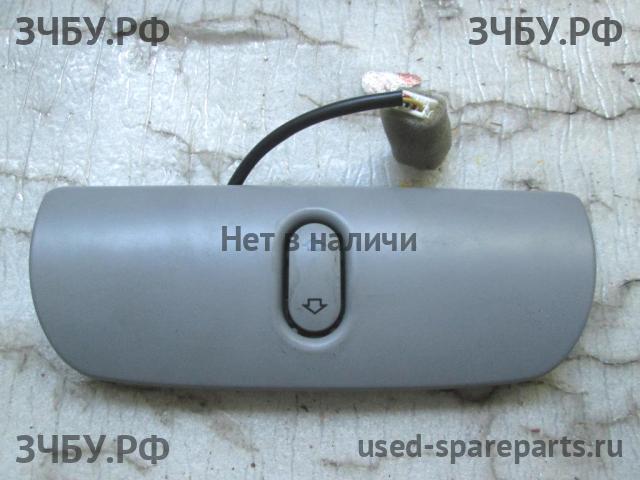 Nissan Primera P12 Кнопка люка