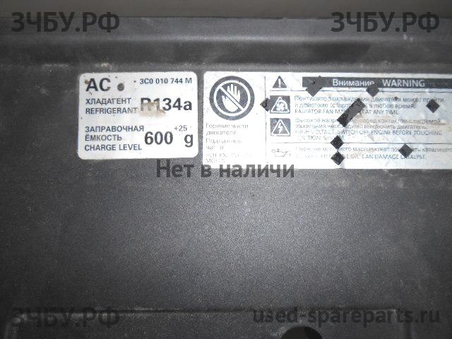 Volkswagen Passat B7 Панель передняя (телевизор)