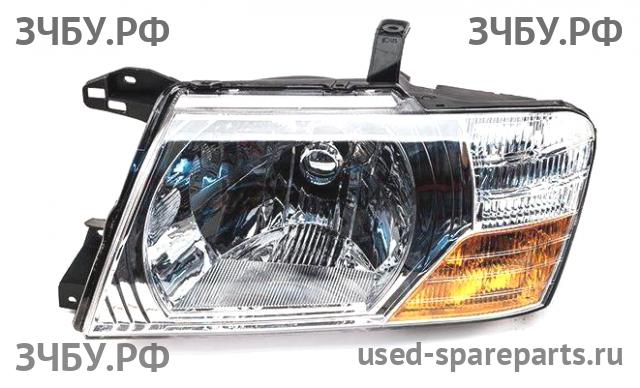 Mitsubishi Pajero/Montero 3 Фара левая