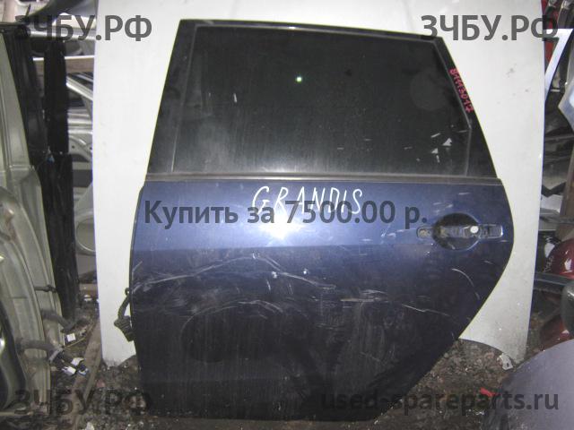 Mitsubishi Grandis (NA4W) Дверь задняя левая