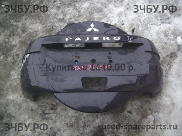 Mitsubishi Pajero/Montero 4 Накладка на дверь багажника