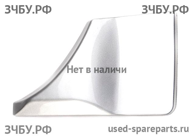 Mitsubishi Pajero/Montero 3 Накладка на дверь багажника