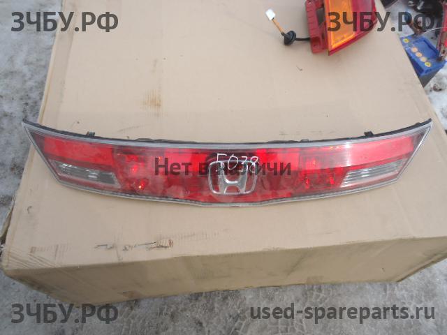 Honda Civic 8 (5D) Фонарь средний