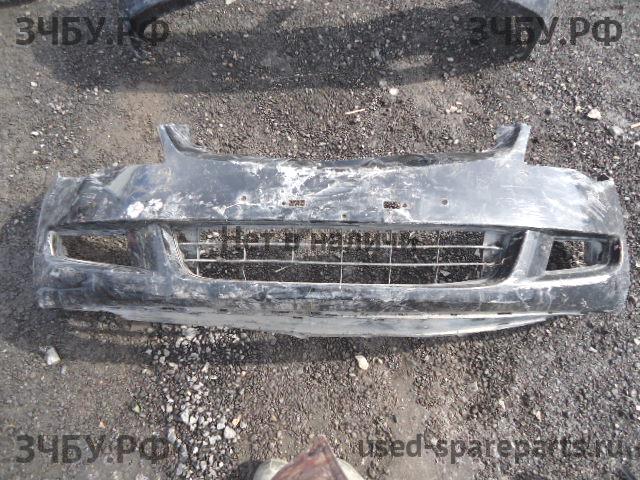Honda Civic 8 (4D) Бампер передний