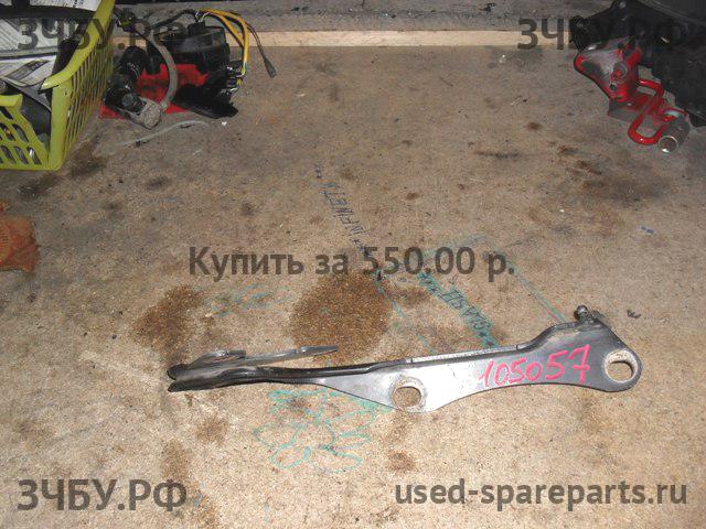 Dodge Intrepid 2 Петля капота