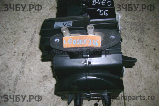 Chevrolet Aveo 1 (T200) Радиатор отопителя