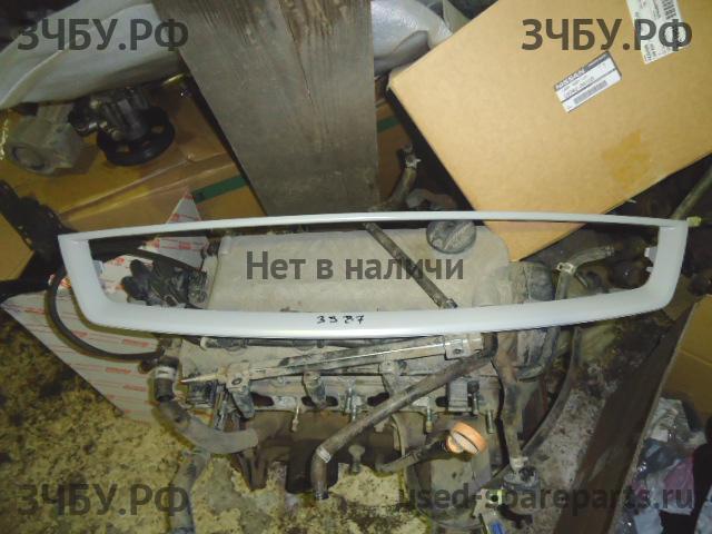 Ford Focus 2 Молдинг решетки радиатора