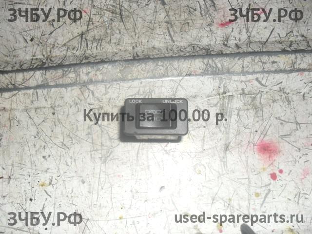 Nissan Primera P10 Кнопка центрального замка