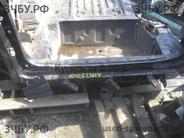 Mitsubishi Pajero/Montero 3 Панель задняя