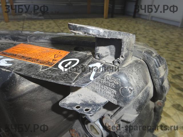 Mitsubishi Pajero/Montero 4 Фара левая