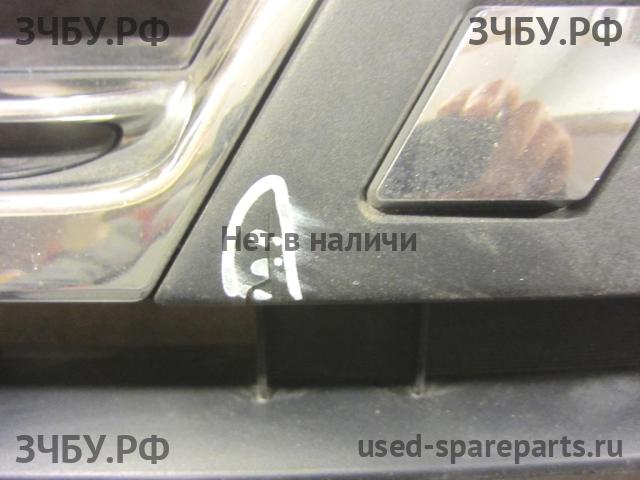 Mitsubishi Pajero/Montero 4 Решетка радиатора