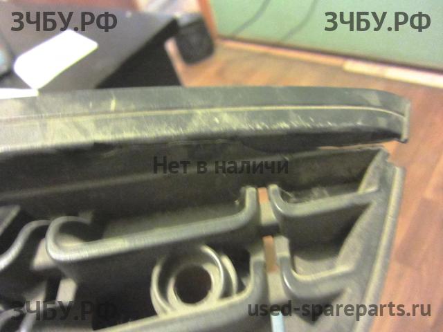 Opel Astra J Решетка в бампер