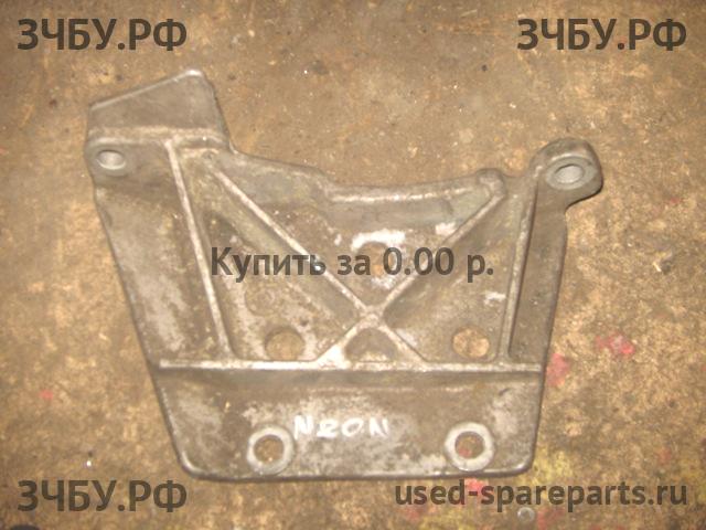 Dodge Neon 2 Опора КПП